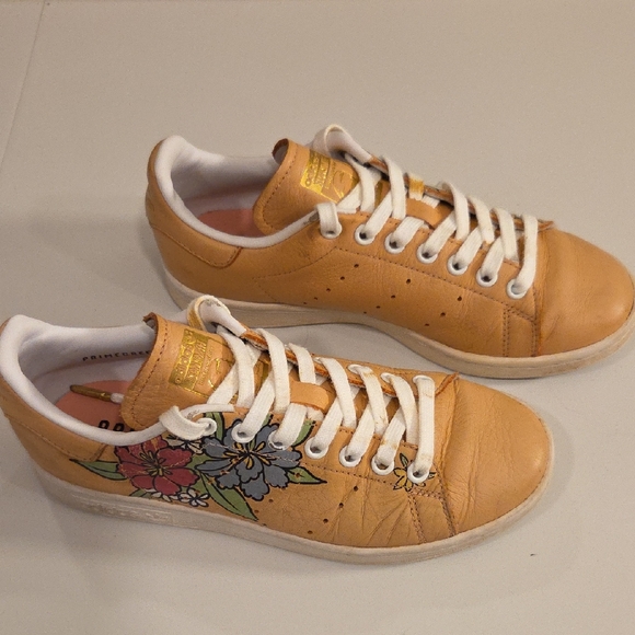 Adidas Stan Smith Shoes - Adidas Stan Smith Peach/ Light Orange Floral Sneakers Leather Low Top Sz 6.5